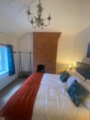 THE ENCHANTED COTTAGE - Housity