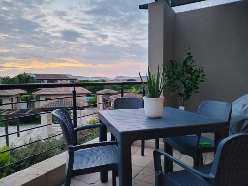8 Whale Rock Gardens in Secure Development with great views, back up power & swimming pool - Hizvo