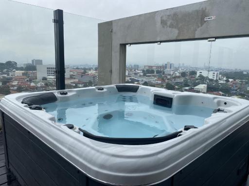 Brand new 1 bed loft with spectacular city view - Housity