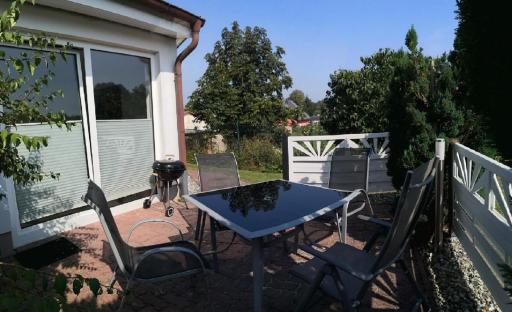 Modern ausgestattetes Ferienhaus mit Terrasse - Housity