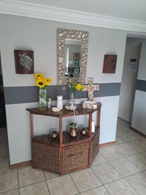 Honey Bee Guesthouse - Housity