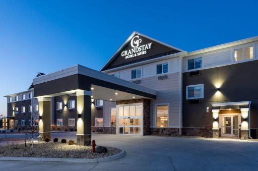 GrandStay Hotel & Suites Algona - Housity
