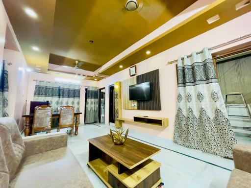 Prince Castle-2BHk Luxurious Apartment/Guesthouse - Hizvo
