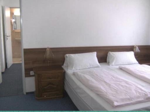 Central Studio Apartments - Housity