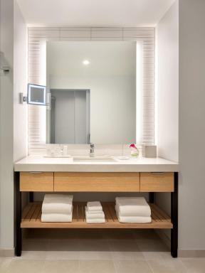 The Viv Hotel, Anaheim, a Tribute Portfolio Hotel - Housity