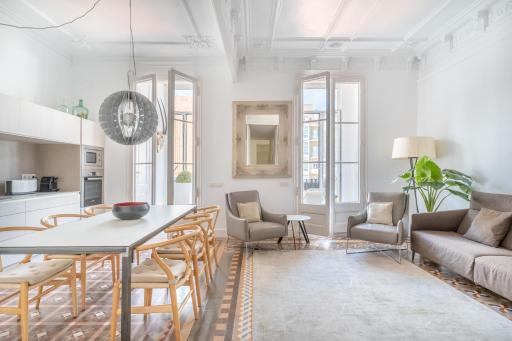 Mosaic Elegant Apartment - Housity