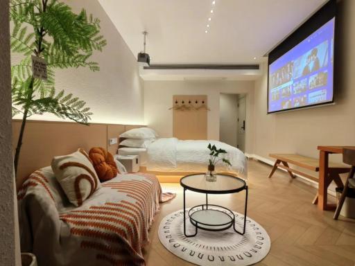 Flower Whisperer Homestay Tianmenshan Store free airport and station pick-up - Housity
