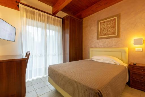 Hotel Columbia - Housity