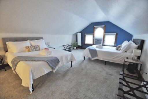 The Hyde Park Suite - 2 Beds - Housity