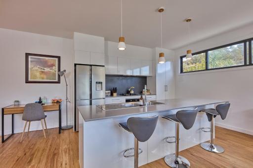 The Gorge Townhouse, stunning home & location! - Housity