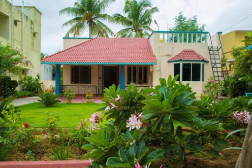 BRUNDHA HOMESTAY Villa with Garden - Housity
