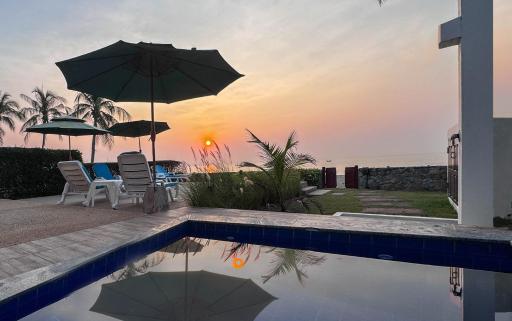 Absolute Beachfront villa - Housity