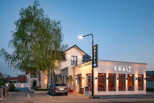 Hotel Kralj - Housity