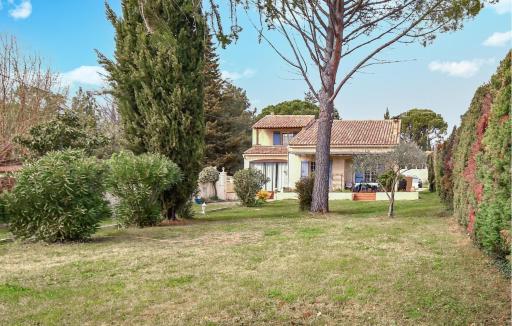 Beautiful Home In Loriol-Du-Comtat With Wifi - Housity