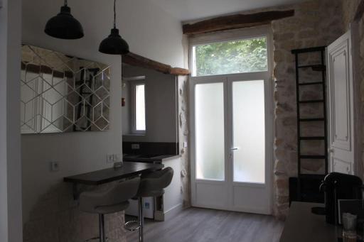 Studio centre-ville Rueil-Malmaison - proche RER A - Housity