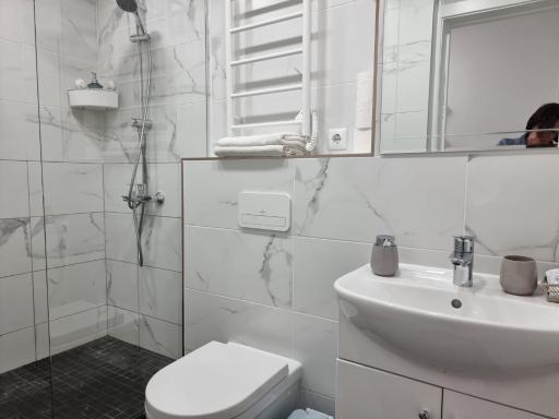 City Inn Riga Apartment, new renovated in Quiet center with balcony with parking - Housity