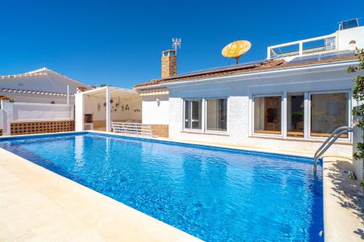 Villa Sevilla Casasol - Housity