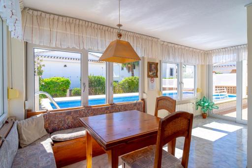 Villa Sevilla Casasol - Housity