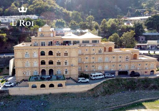 Hotel Le ROI Lake View Koti - Housity