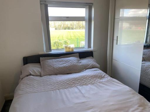 Cosy Semi-detached House To Stay In West Yorkshire 2 Bedroom - Housity