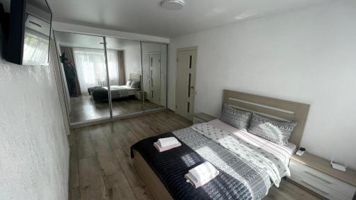 Нова 2х кімнатна в центре - Housity