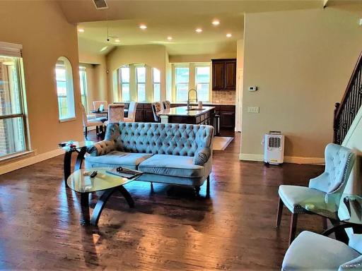 Luxurious 4br 3 baths office game room - 85 inch TV - Close to fishing boating and outdoors activities - Housity