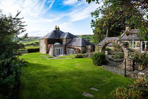 Broadgate House & Steading - Housity