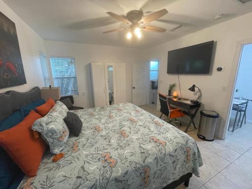 Hostal Sky Crest - Housity
