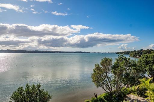 Harbour View - Westmere Holiday Apartment - Housity