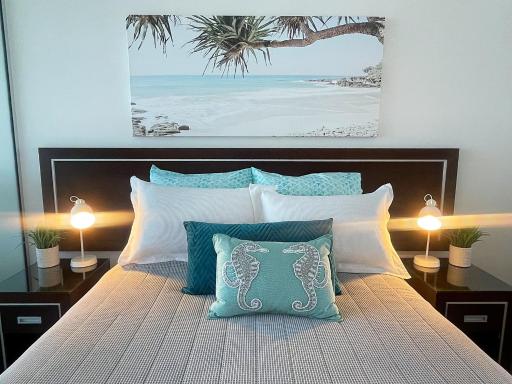 AQUA 306 POOLSIDE Luxury Apartment , Honeysuckle, NEWCASTLE FREE Parking - Housity