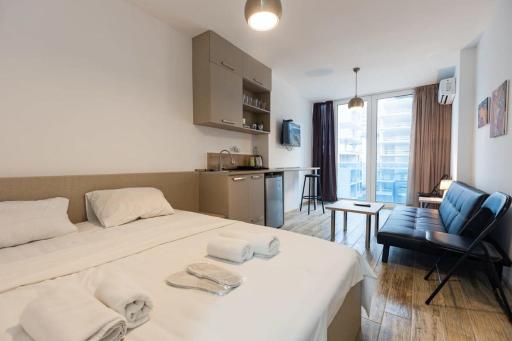 Cozy Studio Apartment For 3 with a pool - Housity