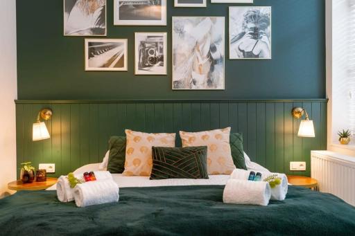 Modern art deco style studio in the heart of Bruges! - Housity