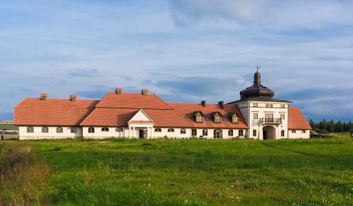 Stadnina Koni Nad Wigrami - Housity