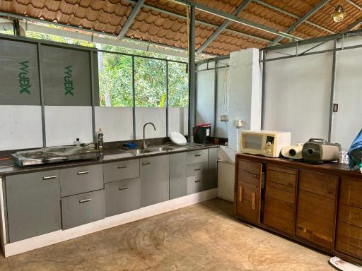Gloria Homestay ,Thrissur - Housity