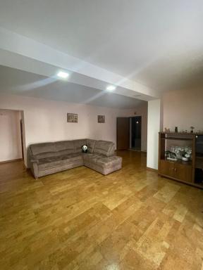 Grand Villa in City Centre - Housity