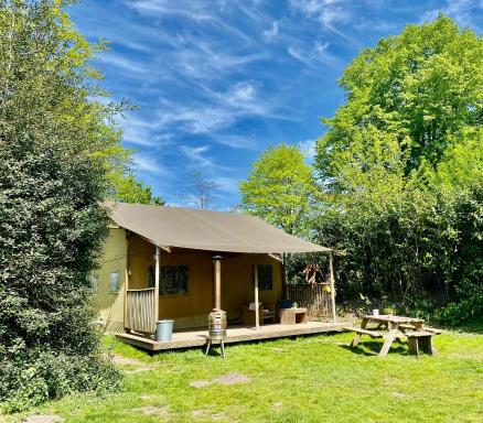 Safari lodge tent op prachtige plek - Housity
