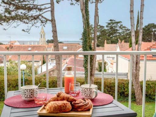 Apartment Le Pigeonnier by Interhome - Housity