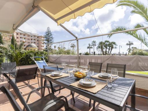 Beachfront Apartment Twin facing the Sea by Interhome - Housity