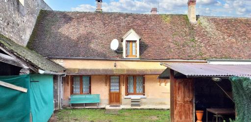 Maison charmante au cœur de Pousseaux avec grand jardin - Housity