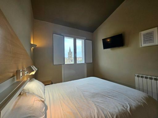 Hostal JP y Estudios - Housity