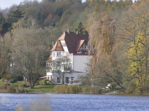 Ferienhaus-mit-direktem-Zugang-zum-Kellersee - Housity