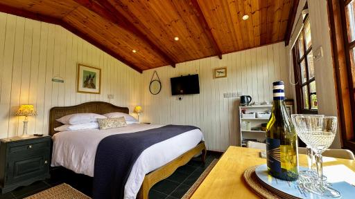 The Cider Shed Bed and Breakfast - Housity