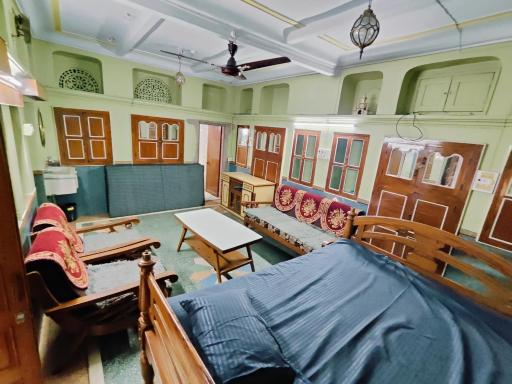Tej Guest House - Housity