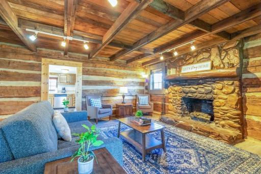 Sunfish Lodge Historic Cabin on Lakefront - Housity