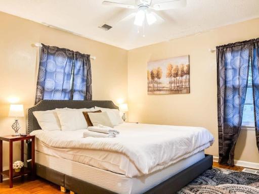 Brick Point Place- 10 Min N of UAH - Housity