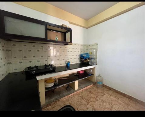 Serviced apartment with WiFi parking kitchen etc - Housity