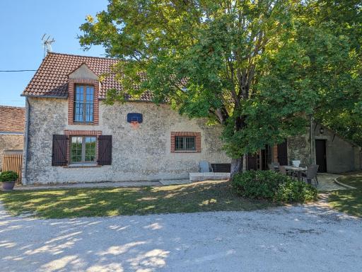 Maison de campagne rénovée à 1h de Paris, avec jardin clos, 4 chambres et équipements familiaux - FR-1-590-164 - Housity