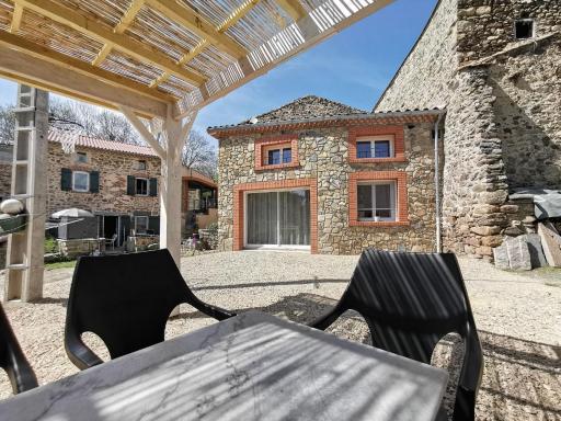 Charmant Gîte Rénové avec Sauna en Haute-Loire, Parfait pour Randonnées et Repos - FR-1-582-344 - Housity