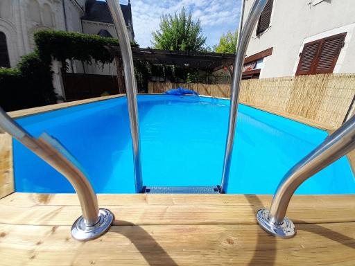 Grande maison familiale avec piscine privée et garage, centre de Saint-Gaultier - FR-1-591-369 - Housity