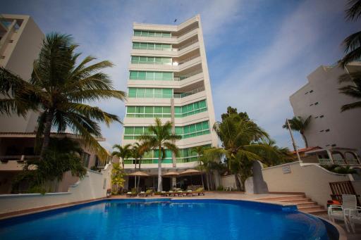 Banderas Suites - Housity